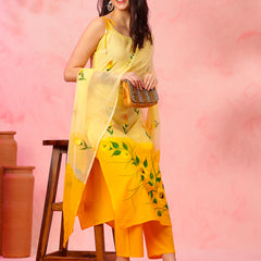 EthniFlair Phulkari Printed Kurta With Pyjamas & Dupatta