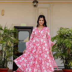 EthniFlair Floral Printed Empire Kurta with Pyjamas & Dupatta