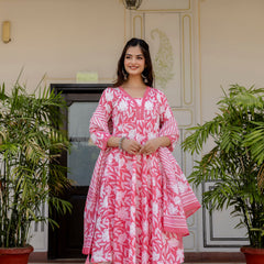 EthniFlair Floral Printed Empire Kurta with Pyjamas & Dupatta