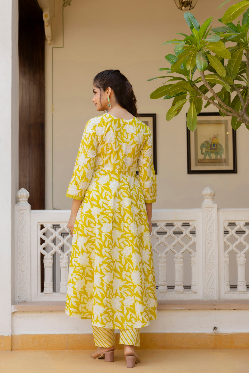 EthniFlair Floral Printed Empire Kurta with Trousers & Dupatta
