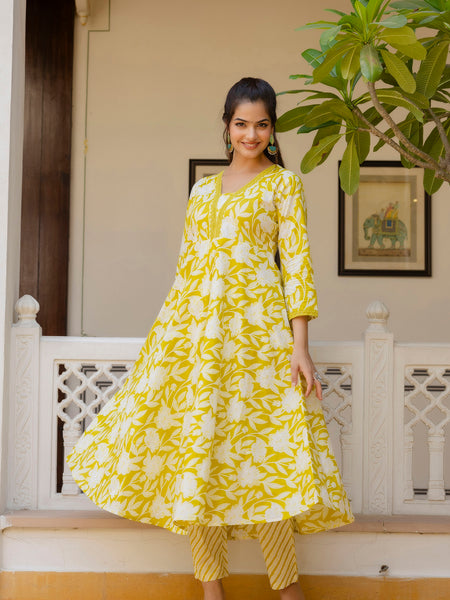 EthniFlair Floral Printed Empire Kurta with Trousers & Dupatta