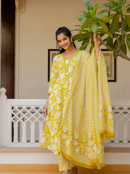EthniFlair Floral Printed Empire Kurta with Trousers & Dupatta