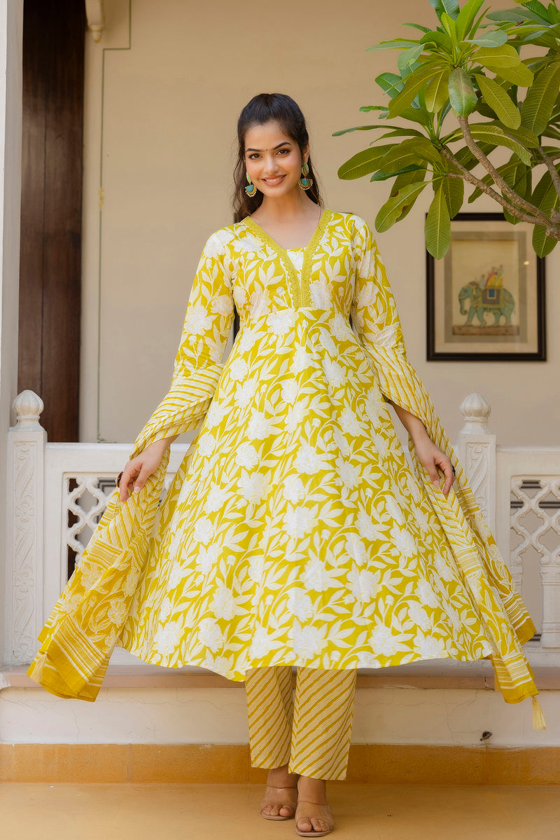 EthniFlair Floral Printed Empire Kurta with Trousers & Dupatta