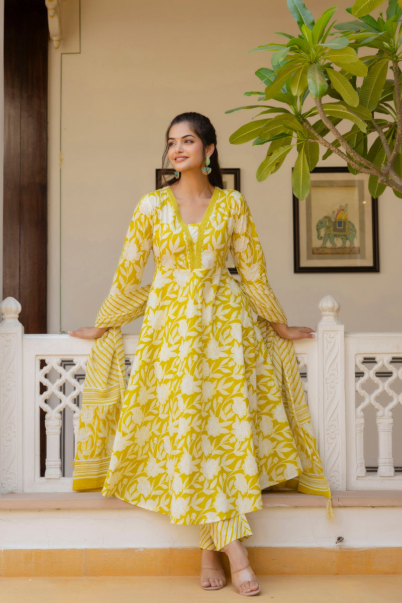 EthniFlair Floral Printed Empire Kurta with Trousers & Dupatta