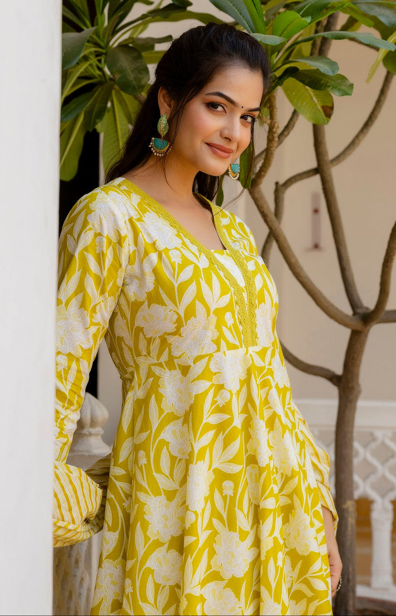 EthniFlair Floral Printed Empire Kurta with Trousers & Dupatta