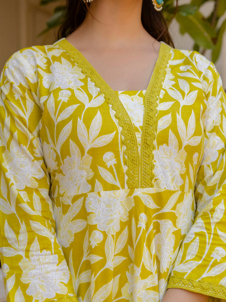 EthniFlair Floral Printed Empire Kurta with Trousers & Dupatta