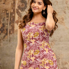 EthniFlair Paisley Printed Square Neck Kurti