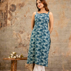 EthniFlair Paisley Printed Square Neck Kurti