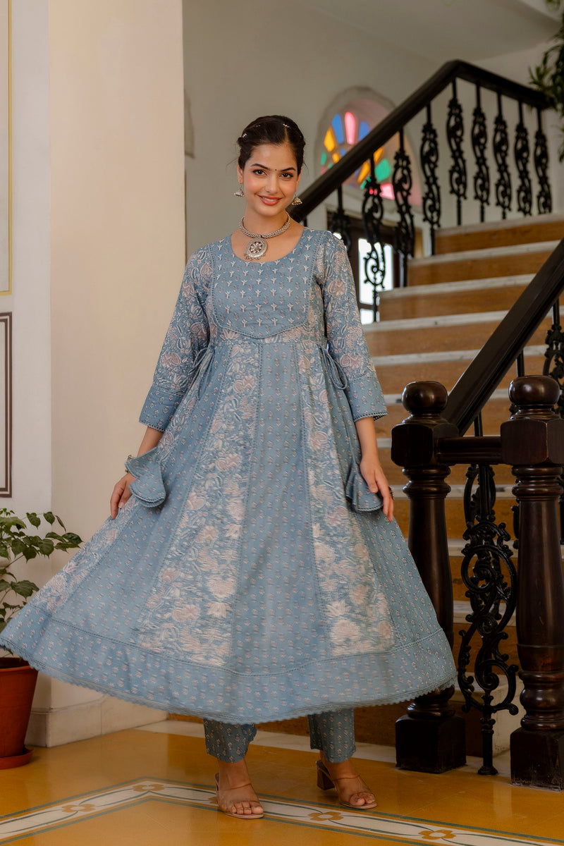 EthniFlair Floral Printed Panelled Aari Work Kurta with Trousers & Dupatta