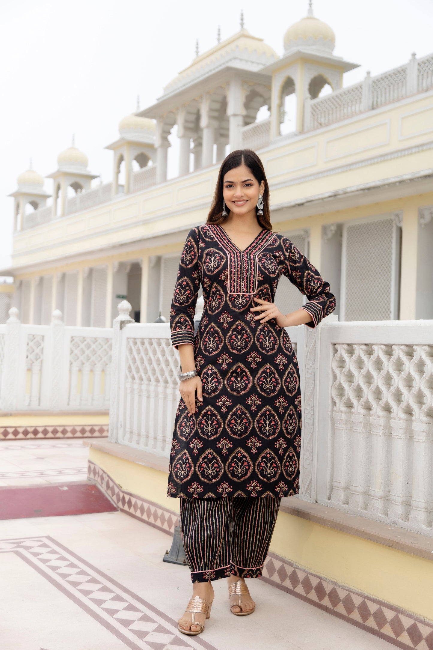 EthniFlair Women Floral Printed Regular Sequinned Pure Cotton Kurta with Patiala & With Dupatta