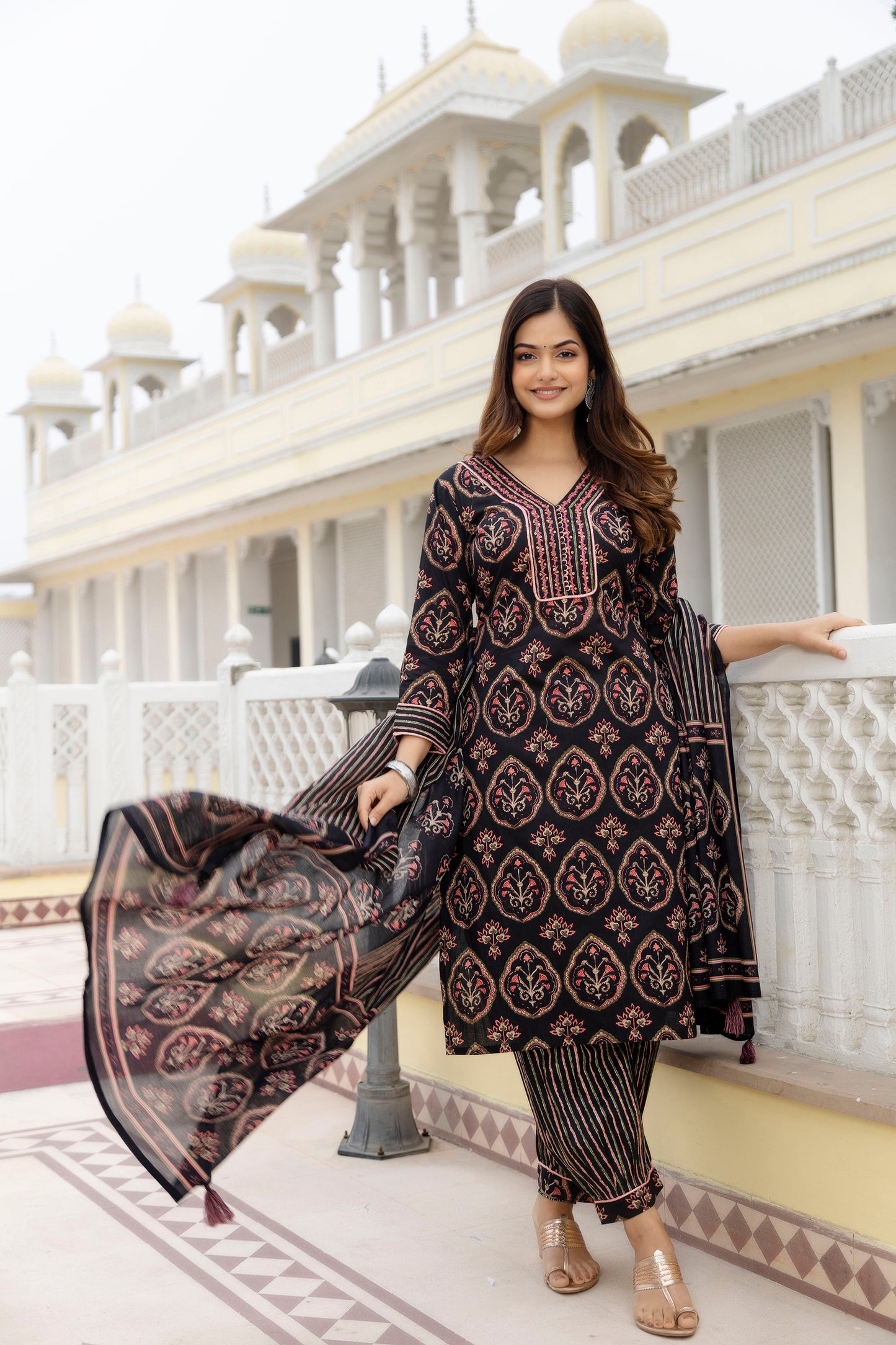 EthniFlair Women Floral Printed Regular Sequinned Pure Cotton Kurta with Patiala & With Dupatta