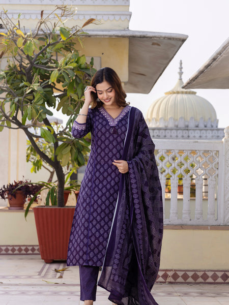 EthniFlair Floral Printed V-Neck Straight Kurta With Trousers And Dupatta