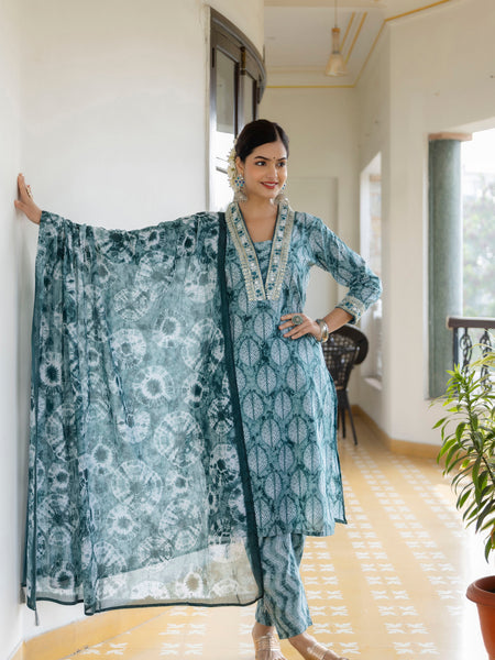 EthniFlair Embroidered Thread Work Kurta with Patiala & Dupatta