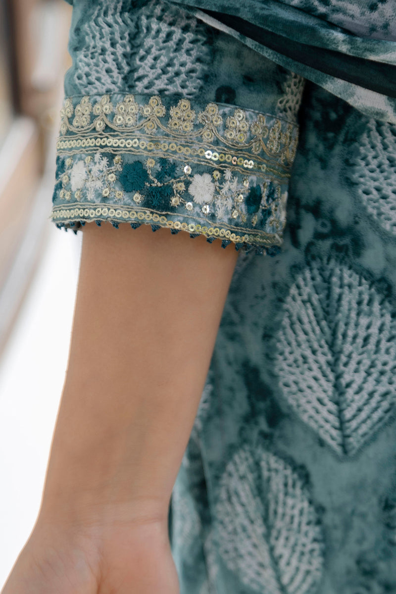 EthniFlair Embroidered Thread Work Kurta with Patiala & Dupatta