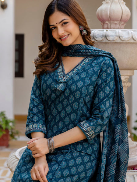 EthniFlair Floral Printed V-Neck Straight Kurta With Trousers And Dupatta