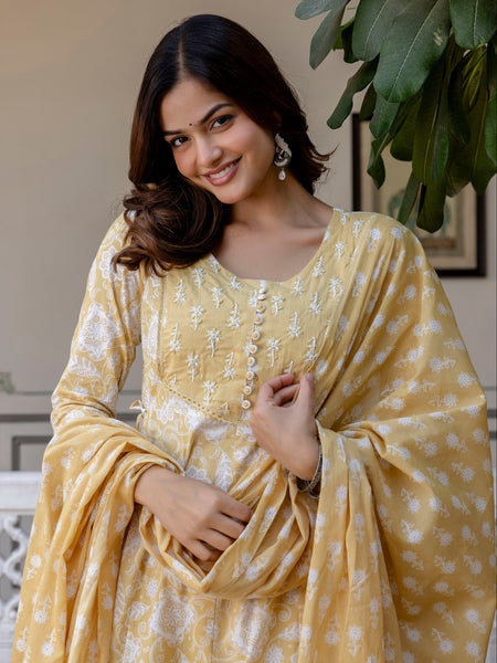 EthniFlair Floral Printed Round Neck Anarkali Kurta With Trousers And Dupatta