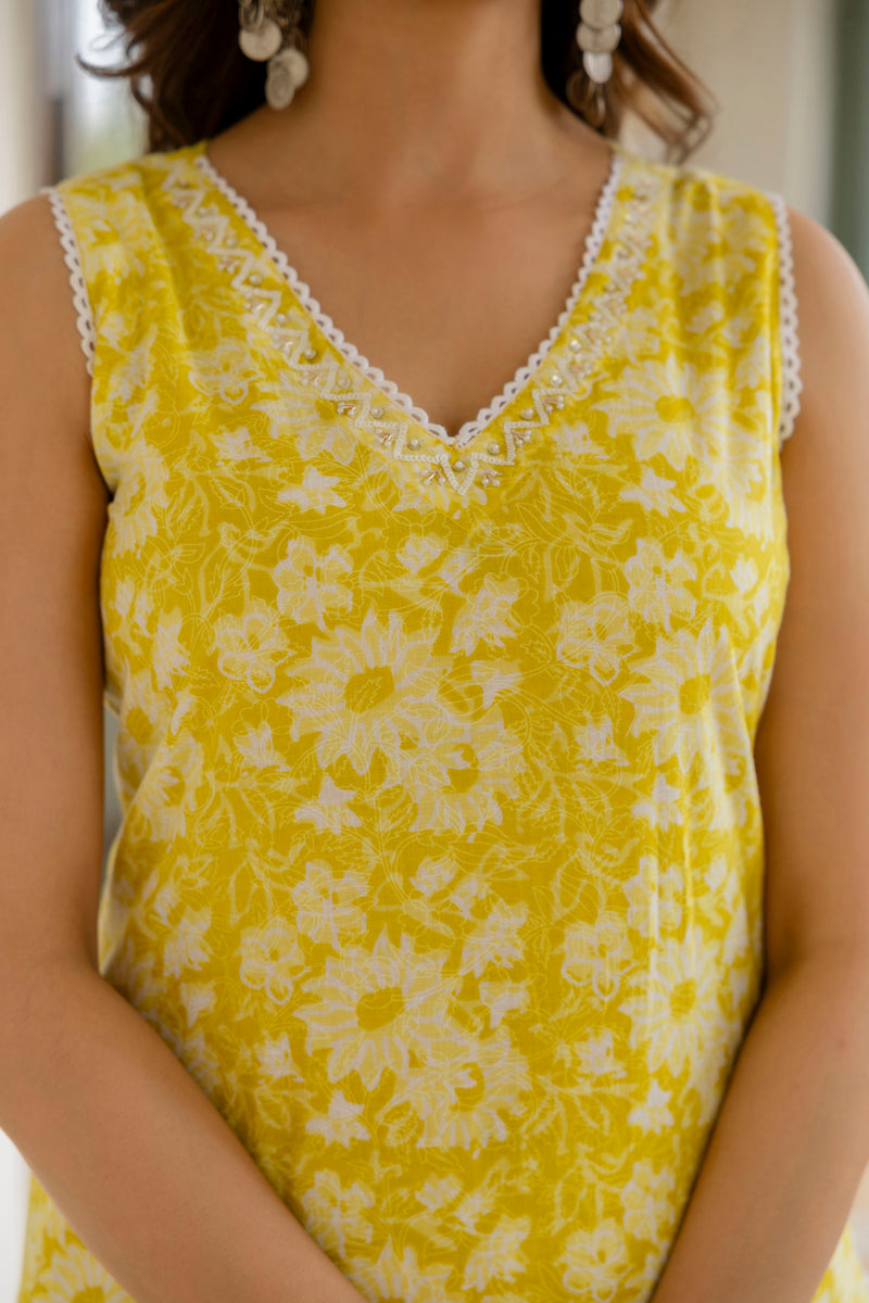 EthniFlair Floral Printed Aari Work Kurta with Trousers & Dupatta