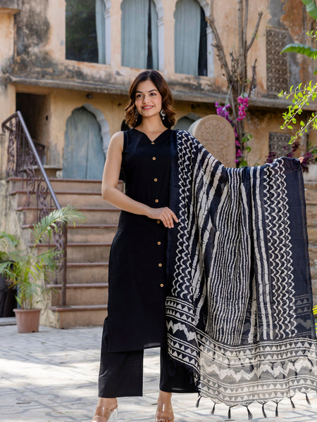 EthniFlair Kurta with Pyjamas & Dupatta