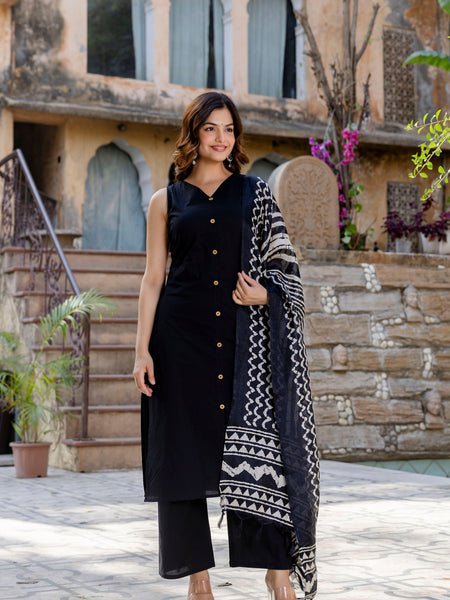 EthniFlair Kurta with Pyjamas & Dupatta