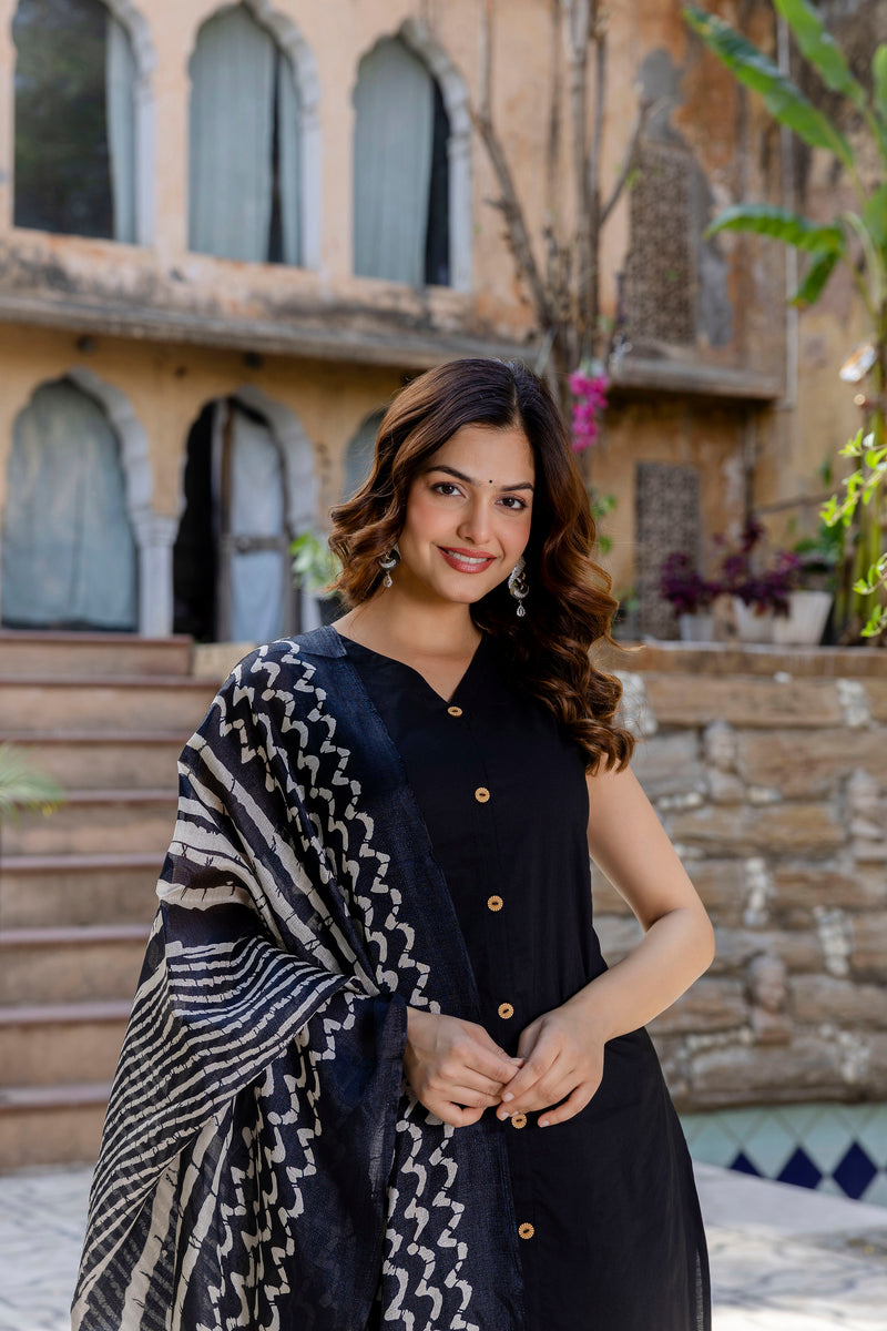 EthniFlair Kurta with Pyjamas & Dupatta