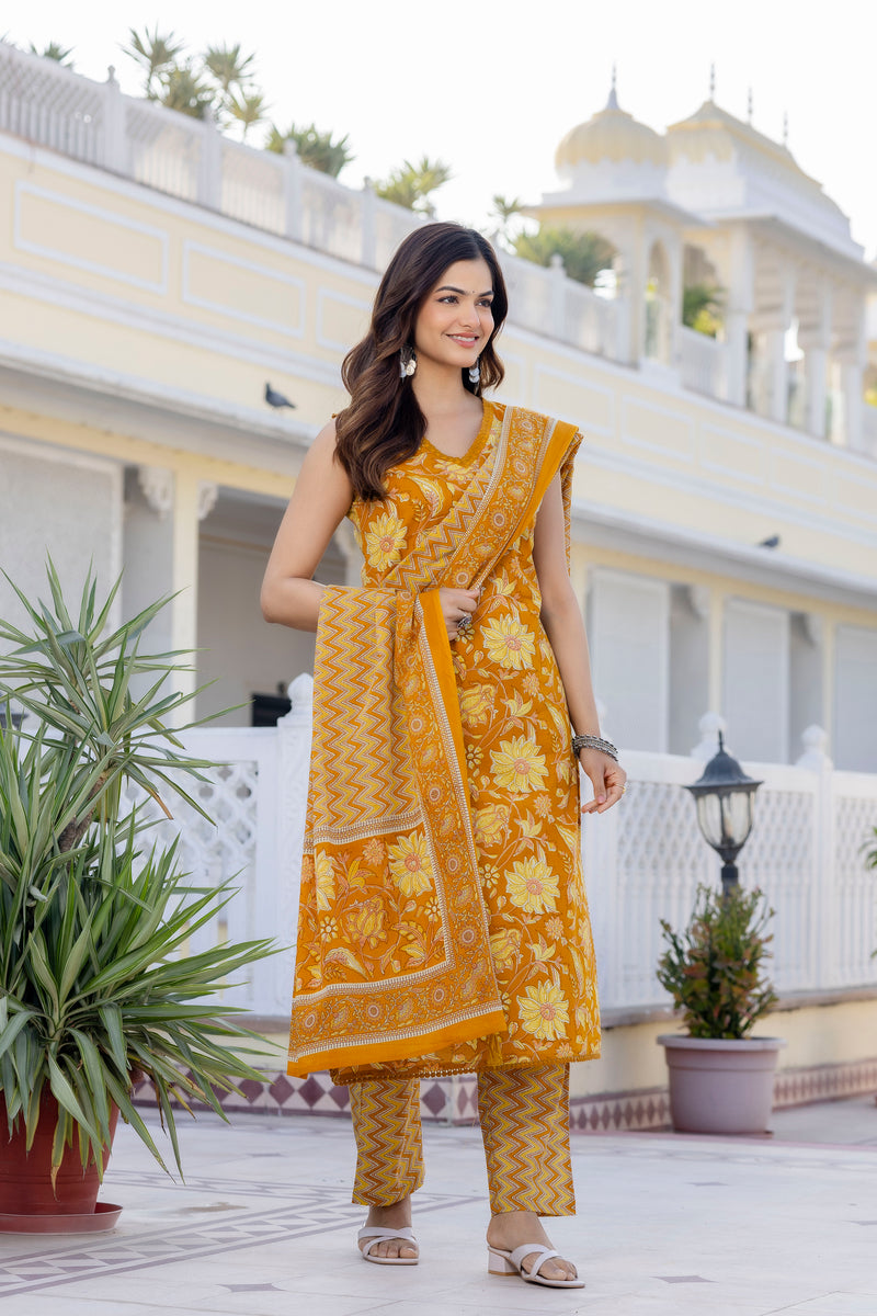 EthniFlair Women Cotton Lace Motifs Sleeveless Straight Kurta Pant Dupatta Set