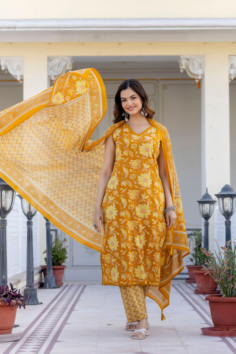 EthniFlair Women Cotton Lace Motifs Sleeveless Straight Kurta Pant Dupatta Set