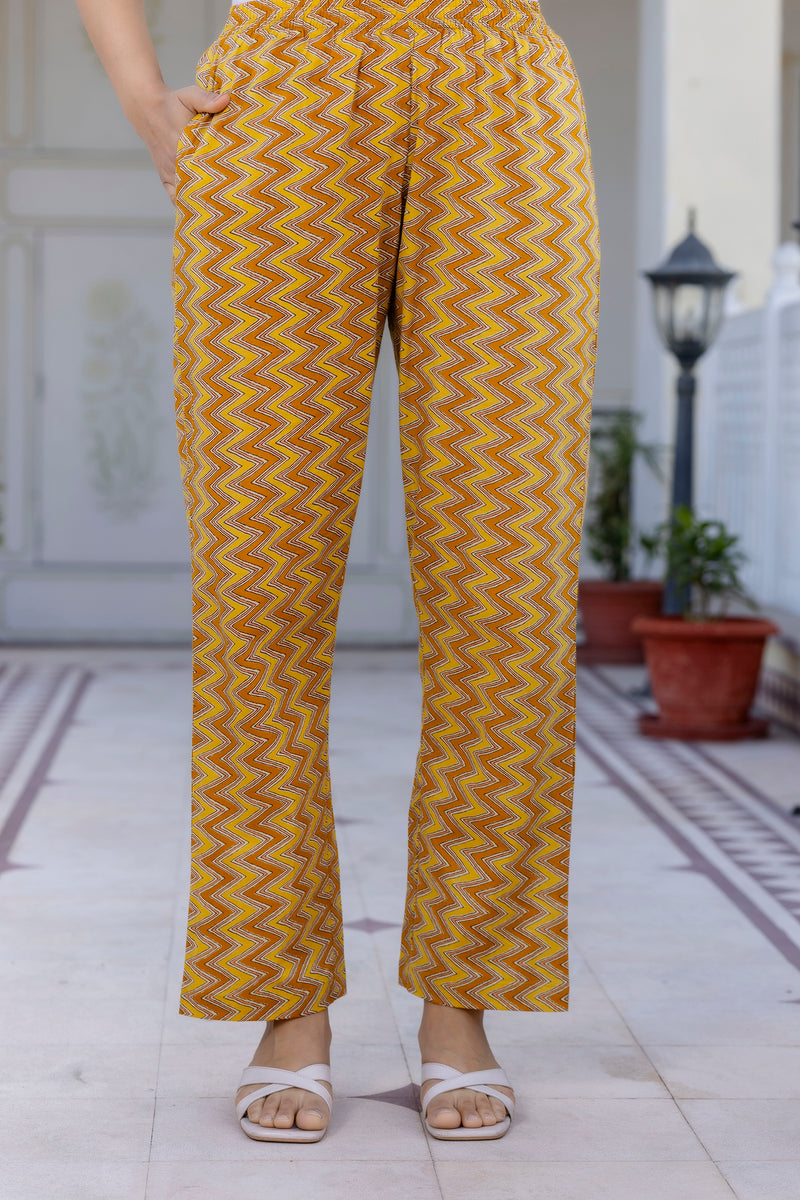 EthniFlair Women Cotton Lace Motifs Sleeveless Straight Kurta Pant Dupatta Set