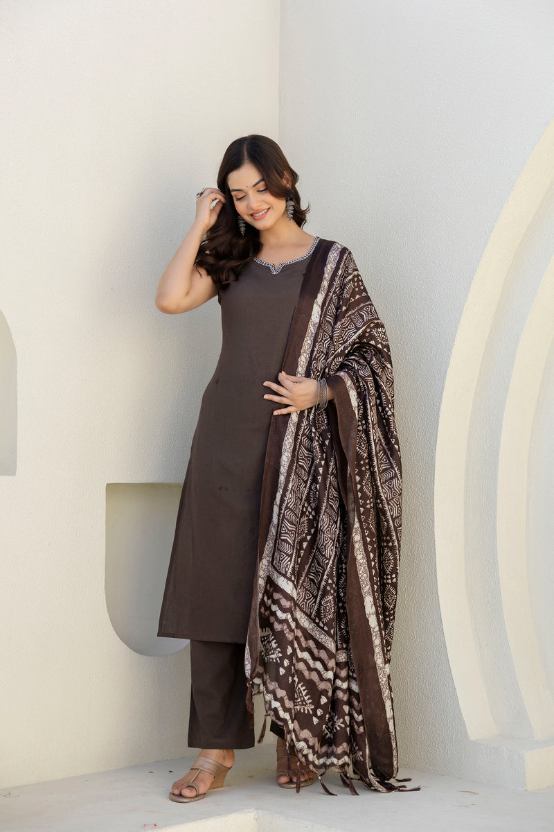 EthniFlair Solid Kurta with Pyjama & Dupatta