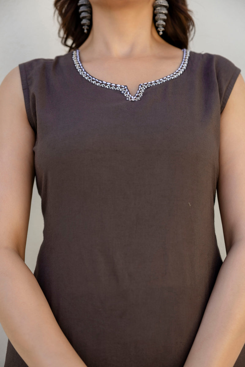 EthniFlair Solid Kurta with Pyjama & Dupatta