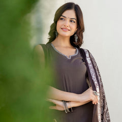 EthniFlair Solid Kurta with Pyjama & Dupatta