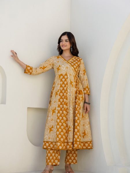 EthniFlair Floral Printed Kurta with Trousers & Dupatta