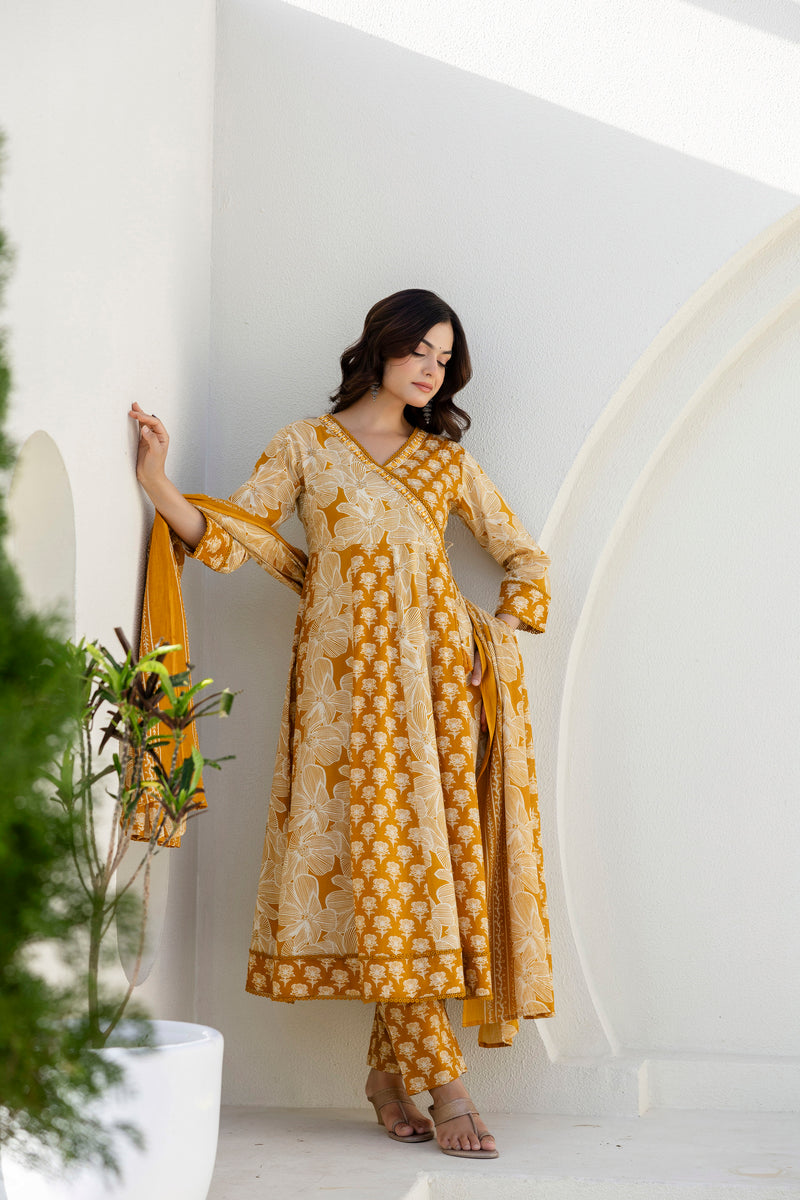 EthniFlair Floral Printed Kurta with Trousers & Dupatta
