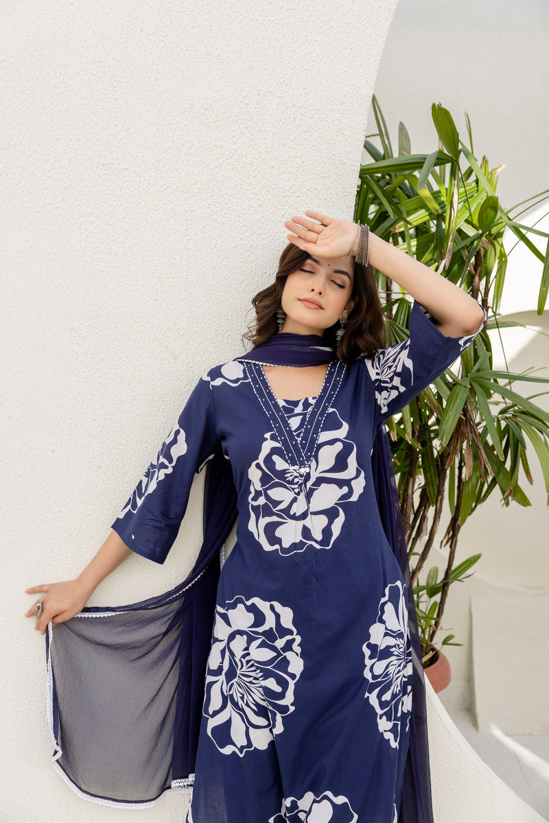 EthniFlair Floral Printed Kurta with Trousers & Dupatta