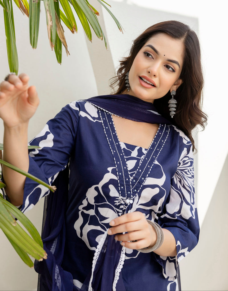 EthniFlair Floral Printed Kurta with Trousers & Dupatta