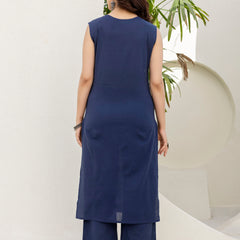 EthniFlair Solid Kurta with Trousers & Dupatta