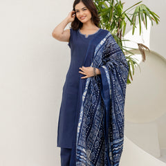 EthniFlair Solid Kurta with Trousers & Dupatta