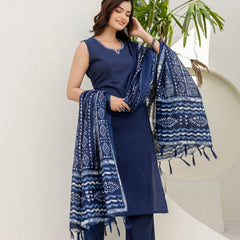EthniFlair Solid Kurta with Trousers & Dupatta