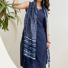 EthniFlair Solid Kurta with Trousers & Dupatta