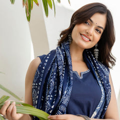 EthniFlair Solid Kurta with Trousers & Dupatta