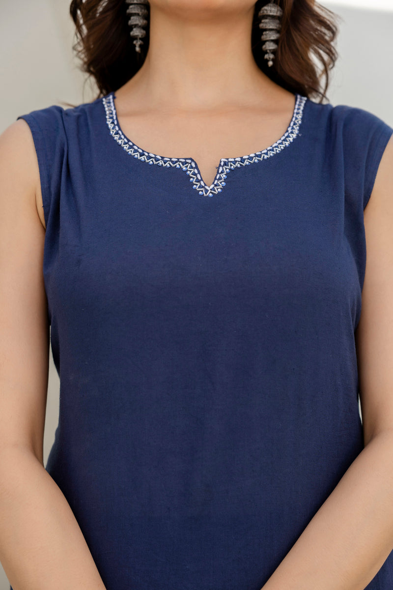 EthniFlair Solid Kurta with Trousers & Dupatta