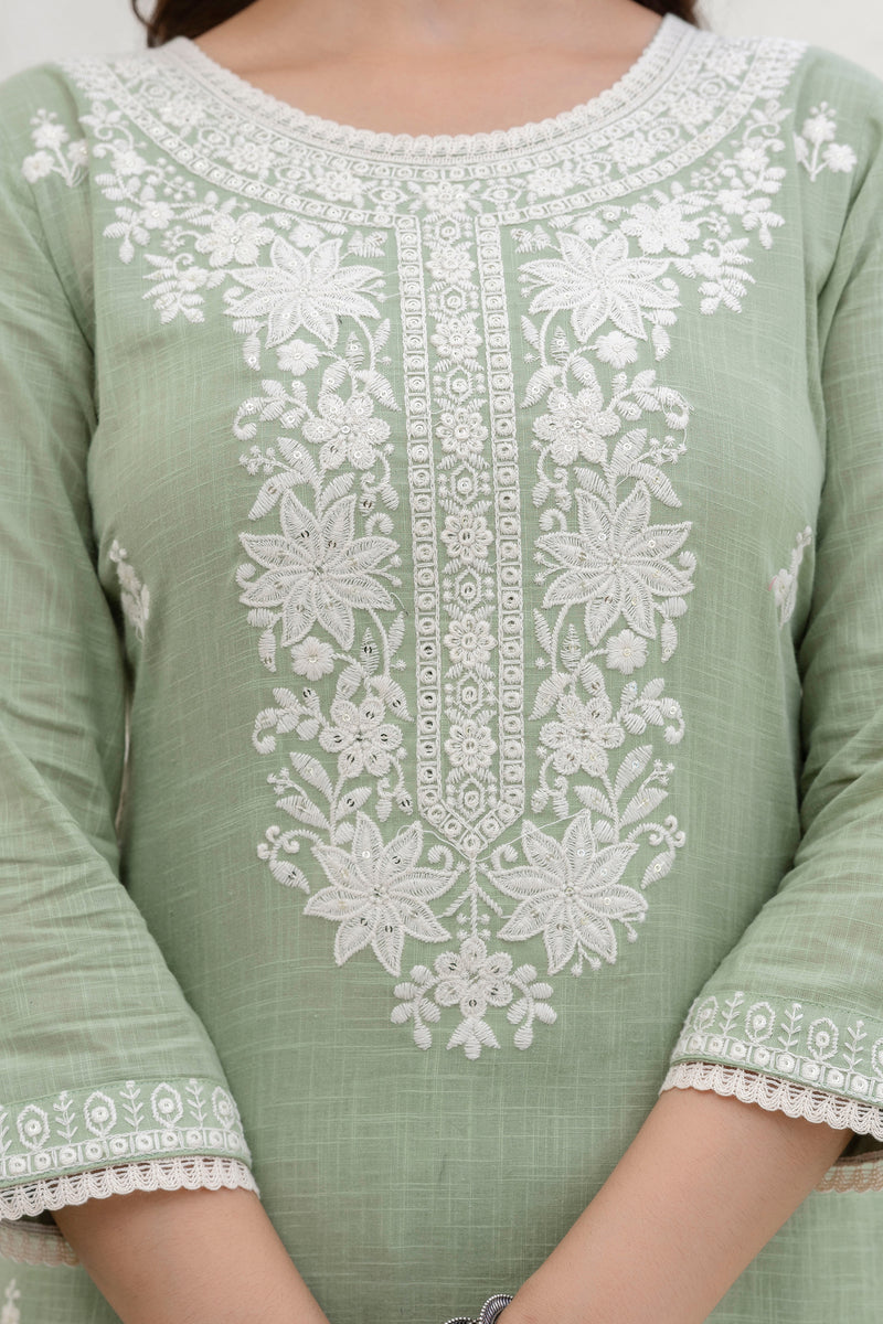 EthniFlair Ethnic Motifs Embroidered Thread Work Kurta Sets