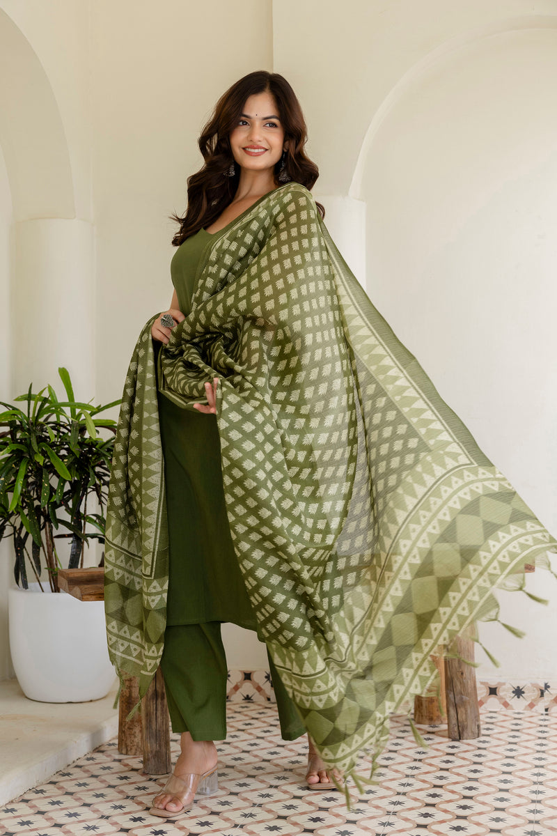 EthniFlair Kurta with Pyjamas & Dupatta