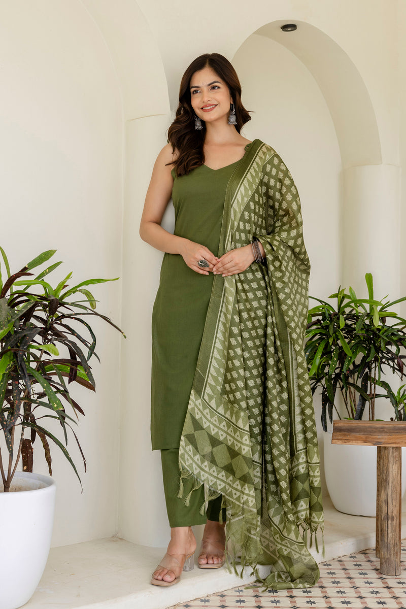 EthniFlair Kurta with Pyjamas & Dupatta