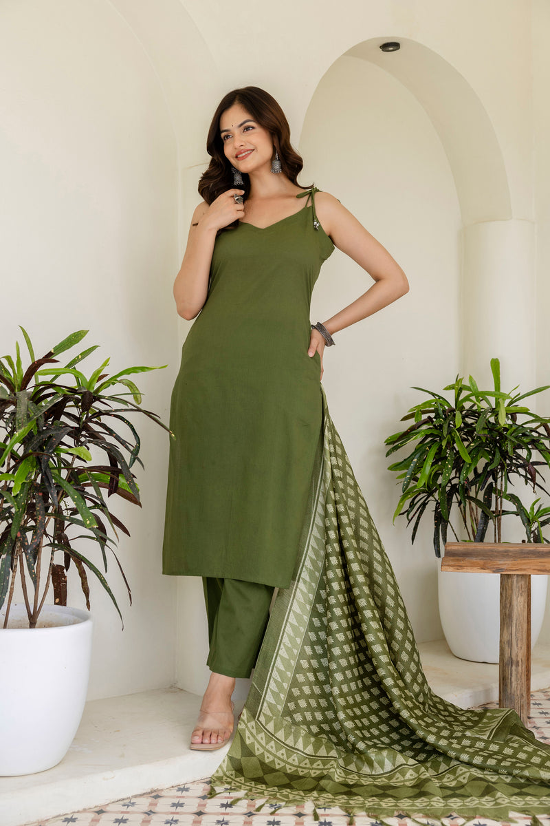 EthniFlair Kurta with Pyjamas & Dupatta