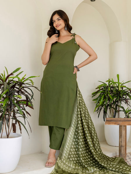 EthniFlair Kurta with Pyjamas & Dupatta