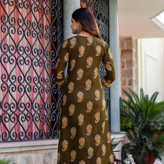 EthniFlair Women Cotton Yoke detail Straight Kurta Pant Dupatta Set