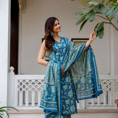 EthniFlair Women Cotton Lace Motifs Sleeveless Straight Kurta Pant Dupatta Set