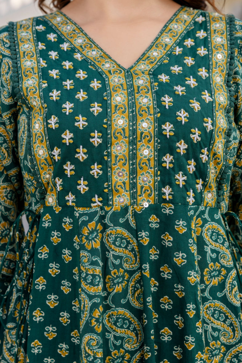 Women Floral Printed Panelled Embroidered Pure Cotton Kurta with Trousers & Dupatta