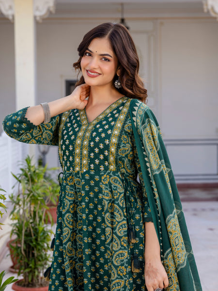 Women Floral Printed Panelled Embroidered Pure Cotton Kurta with Trousers & Dupatta