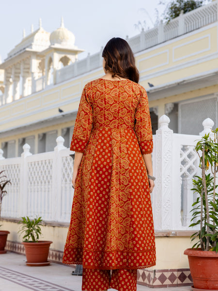 Women Floral Printed Panelled Pure Cotton Kurta with Trousers & Dupatta